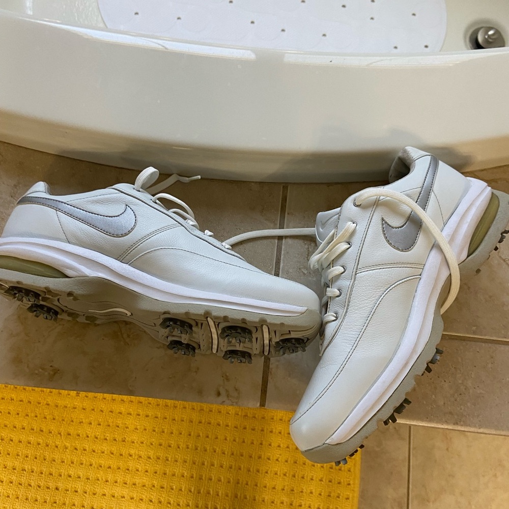 Nike White and Gray Sport golf shoes - Picture 5 of 6